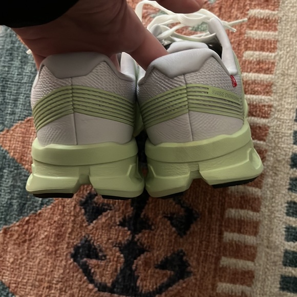 On cloud - Picture 6 of 7